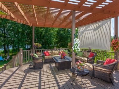 Jak udekorować patio i uczynić z niego idealne miejsce do wypoczynku przez całe lato